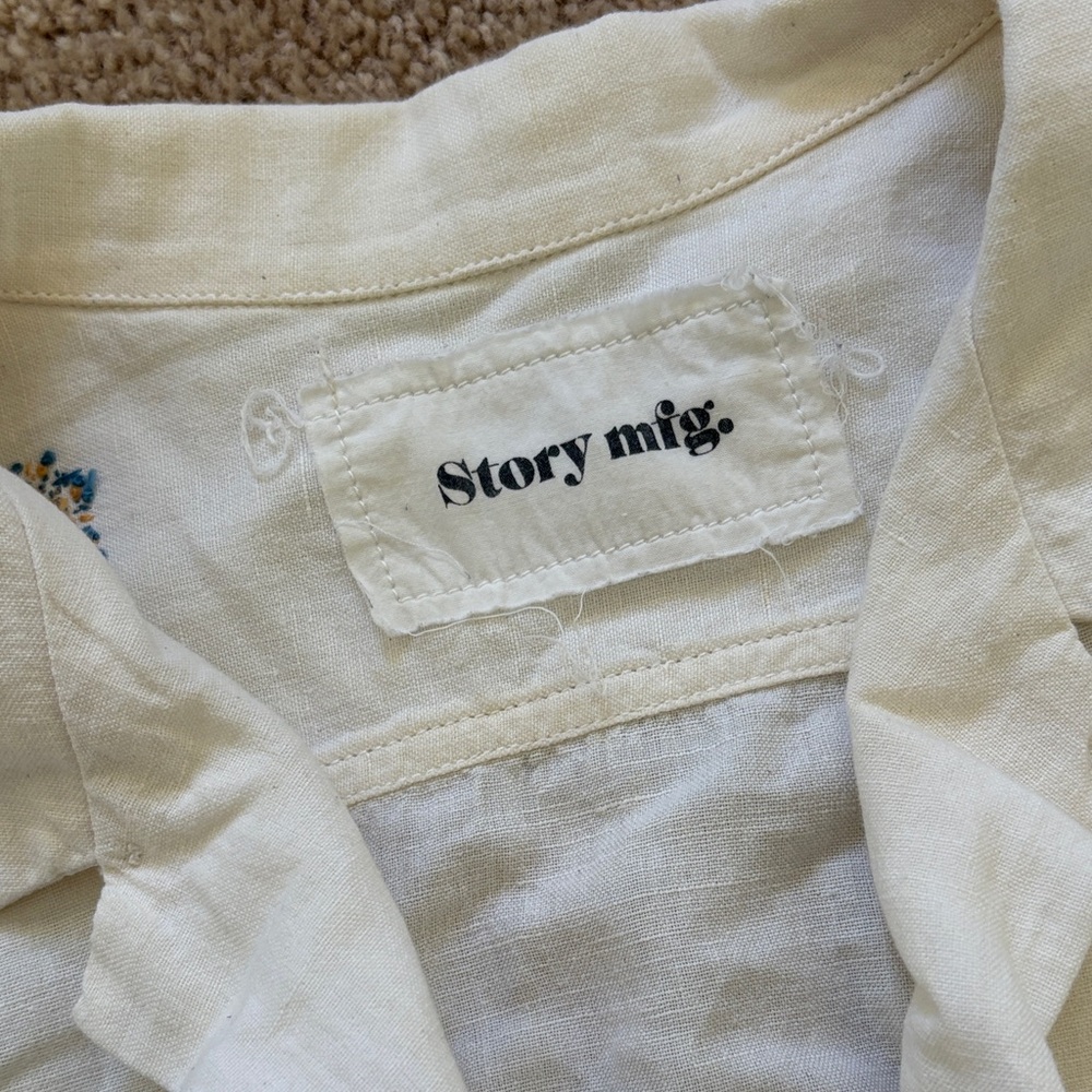 story MFG White Button-Up Shirt with Embroidered Accents*** pls see description - Picture 2 of 9